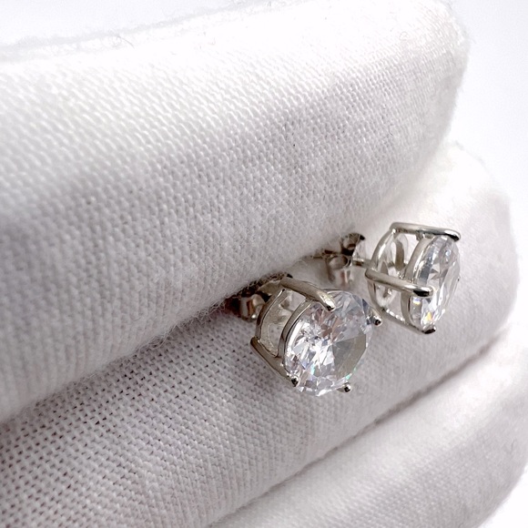 7mm Round Cz Solitaire .925 Sterling Silver Stud Earrings - Picture 15 of 16